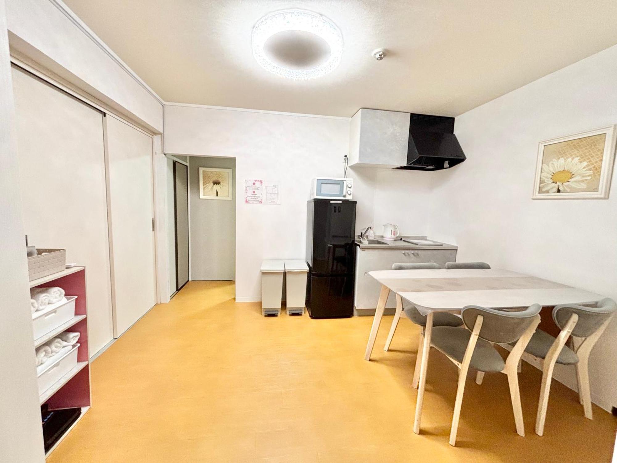 Apartemen 日本橋出口すぐ3室最大10人 3室1厅2卫1浴 心斎橋 道頓堀 黒門市場徒步3分